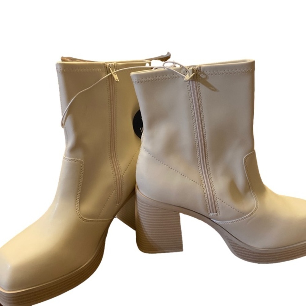 New Isla Platform boots by Arula